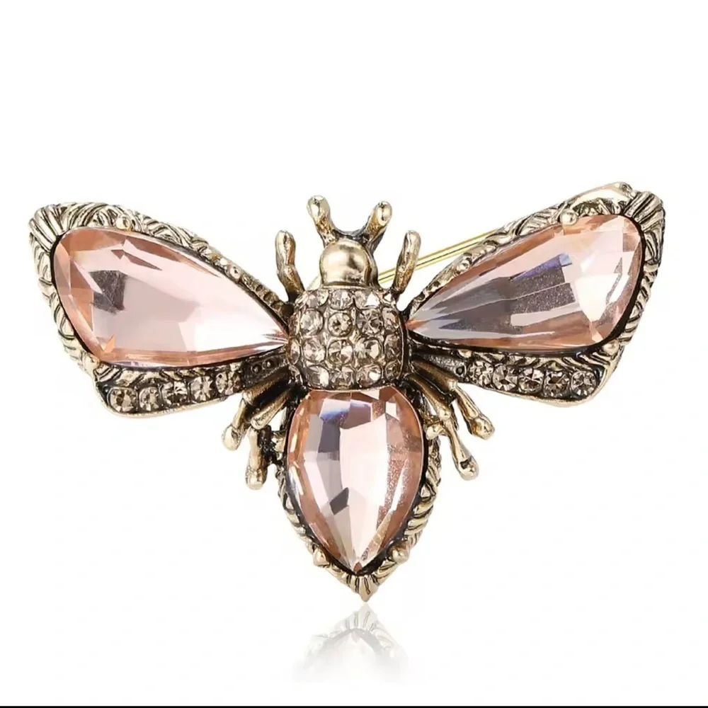 Vintage Amber Gem Insect Brooch — Gold Tone